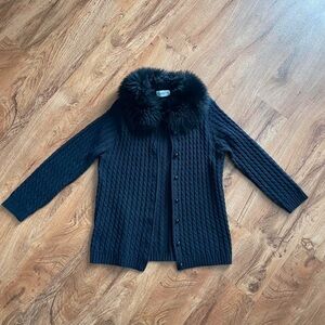 Vintage black knit cardigan with faux fur collar
